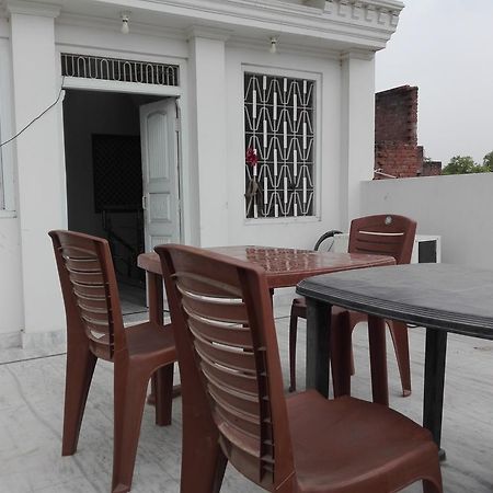 Dynasty Guest House Varanasi Exteriör bild