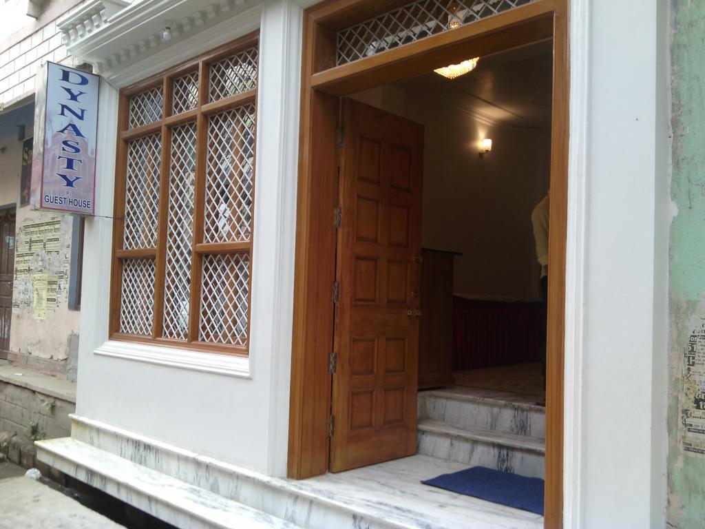 Dynasty Guest House Varanasi Exteriör bild