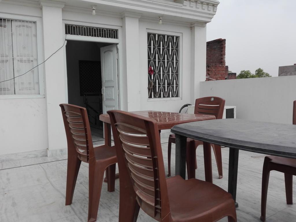 Dynasty Guest House Varanasi Exteriör bild